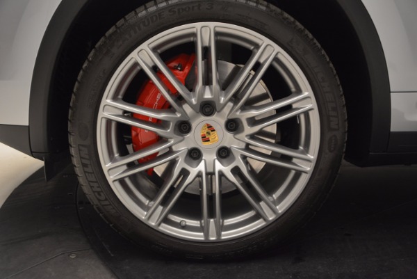 Used 2016 Porsche Cayenne Turbo for sale Sold at Alfa Romeo of Westport in Westport CT 06880 16