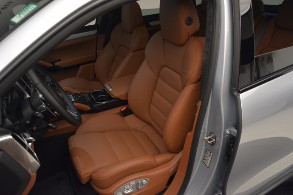 Used 2016 Porsche Cayenne Turbo for sale Sold at Alfa Romeo of Westport in Westport CT 06880 18