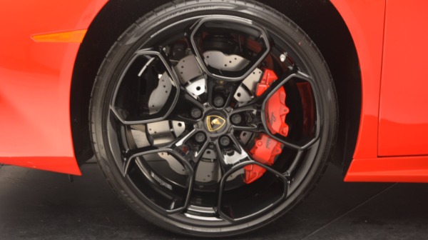 Used 2016 Lamborghini Huracan LP 580-2 for sale Sold at Alfa Romeo of Westport in Westport CT 06880 17