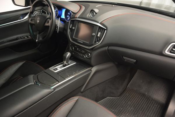 Used 2015 Maserati Ghibli S Q4 for sale Sold at Alfa Romeo of Westport in Westport CT 06880 18