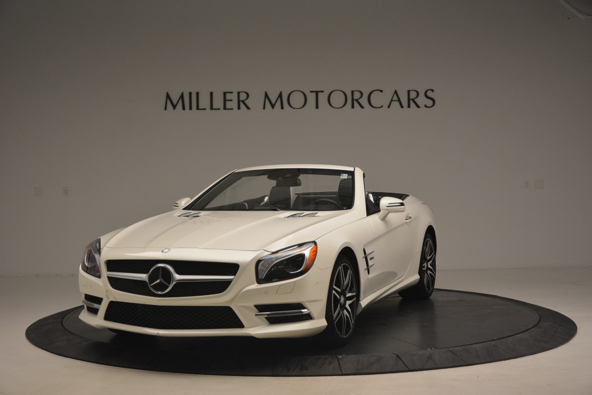 Used 2015 Mercedes-Benz SL-Class SL 550 for sale Sold at Alfa Romeo of Westport in Westport CT 06880 1