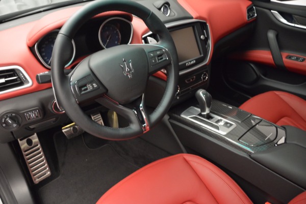 Used 2015 Maserati Ghibli S Q4 for sale Sold at Alfa Romeo of Westport in Westport CT 06880 13