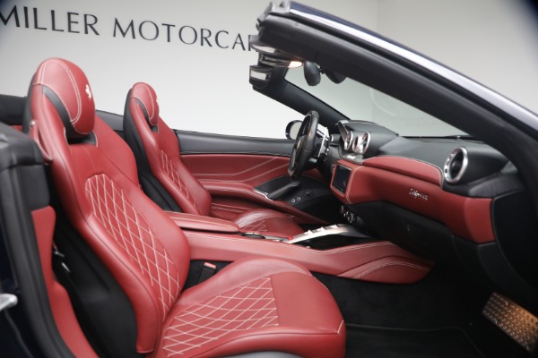 Used 2016 Ferrari California T for sale $119,900 at Alfa Romeo of Westport in Westport CT 06880 17