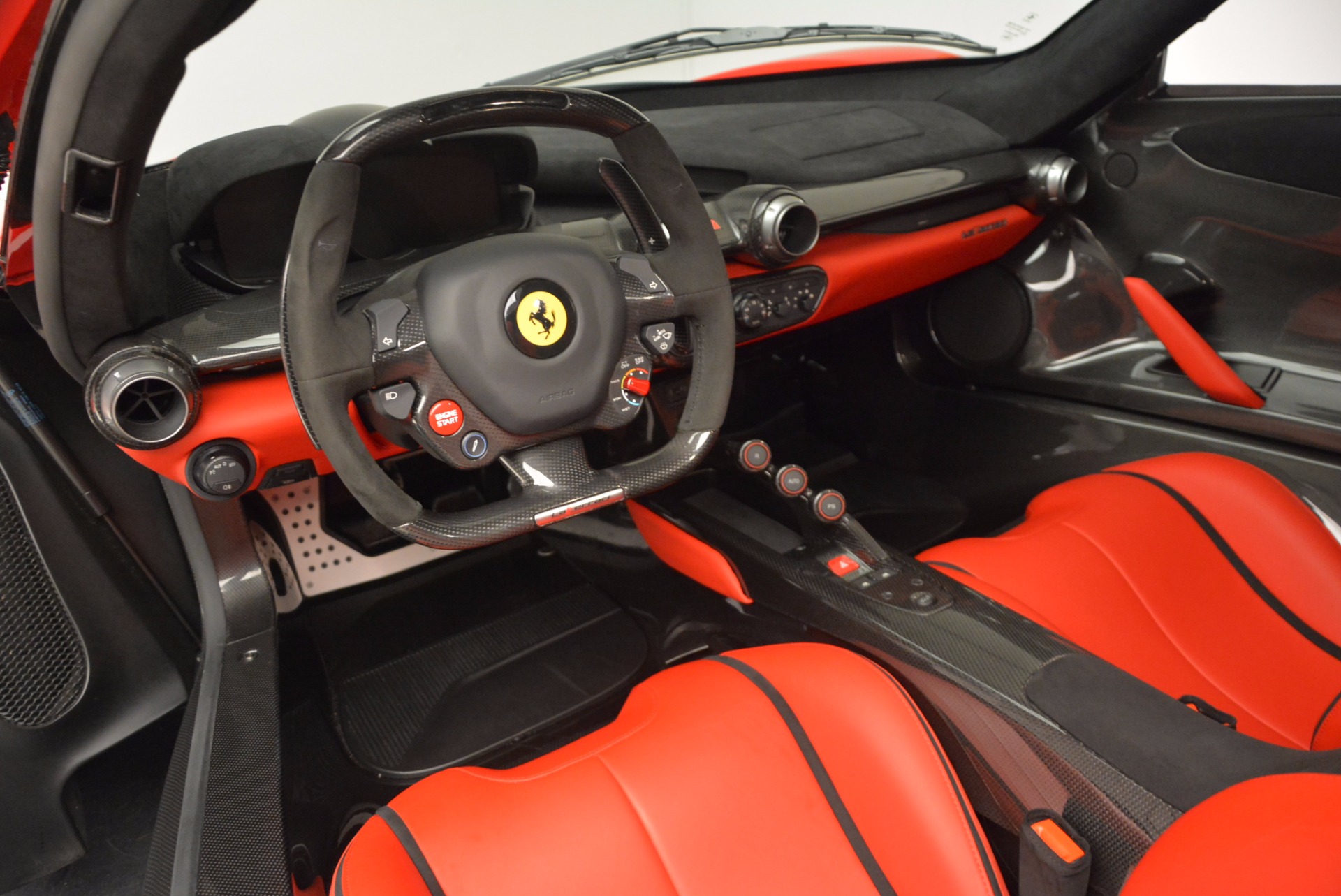 Ferrari LAFERRARI салон