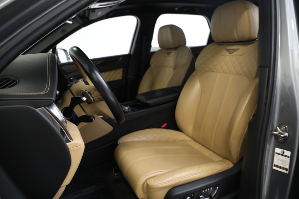 Used 2018 Bentley Bentayga W12 Signature Edition for sale Sold at Alfa Romeo of Westport in Westport CT 06880 19