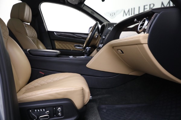 Used 2018 Bentley Bentayga W12 Signature Edition for sale Sold at Alfa Romeo of Westport in Westport CT 06880 22