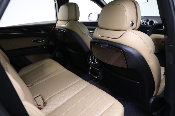 Used 2018 Bentley Bentayga W12 Signature Edition for sale Sold at Alfa Romeo of Westport in Westport CT 06880 25