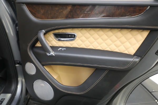 Used 2018 Bentley Bentayga W12 Signature Edition for sale Sold at Alfa Romeo of Westport in Westport CT 06880 28