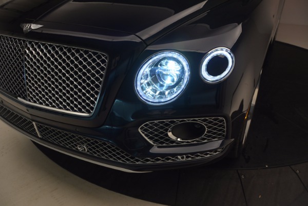 Used 2018 Bentley Bentayga W12 Signature for sale Sold at Alfa Romeo of Westport in Westport CT 06880 19