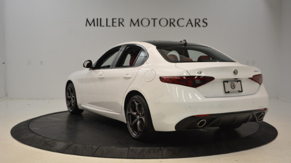 New 2017 Alfa Romeo Giulia Ti Sport Q4 for sale Sold at Alfa Romeo of Westport in Westport CT 06880 5