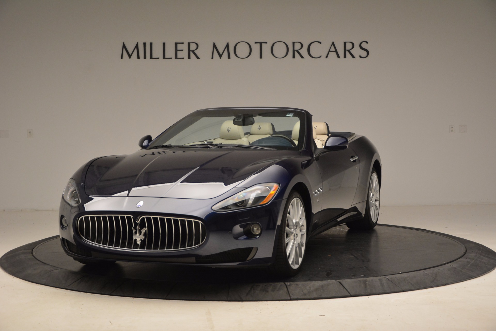 Used 2016 Maserati GranTurismo for sale Sold at Alfa Romeo of Westport in Westport CT 06880 1