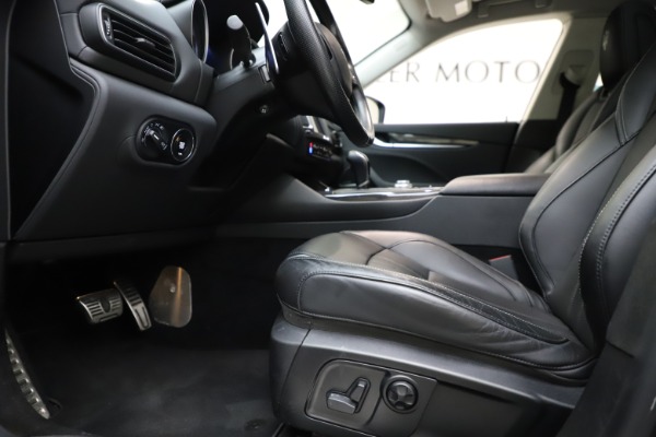 Used 2018 Maserati Levante SQ4 GranSport for sale $55,900 at Alfa Romeo of Westport in Westport CT 06880 14