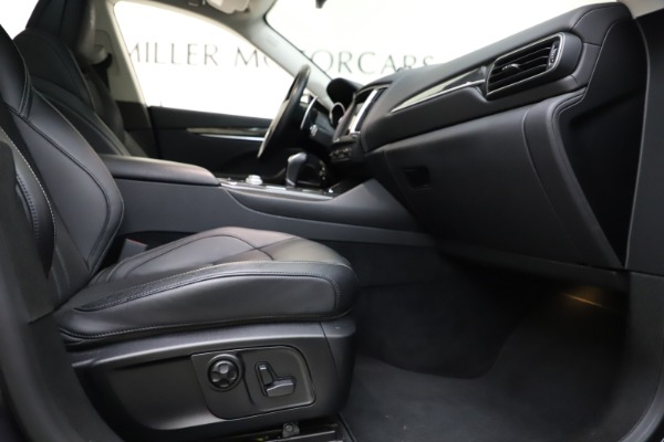 Used 2018 Maserati Levante SQ4 GranSport for sale $55,900 at Alfa Romeo of Westport in Westport CT 06880 23