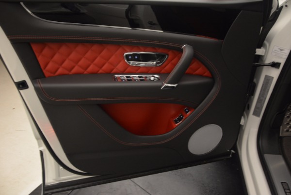 New 2018 Bentley Bentayga Onyx for sale Sold at Alfa Romeo of Westport in Westport CT 06880 17