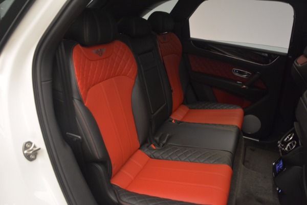 Used 2018 Bentley Bentayga Onyx Edition for sale Sold at Alfa Romeo of Westport in Westport CT 06880 25