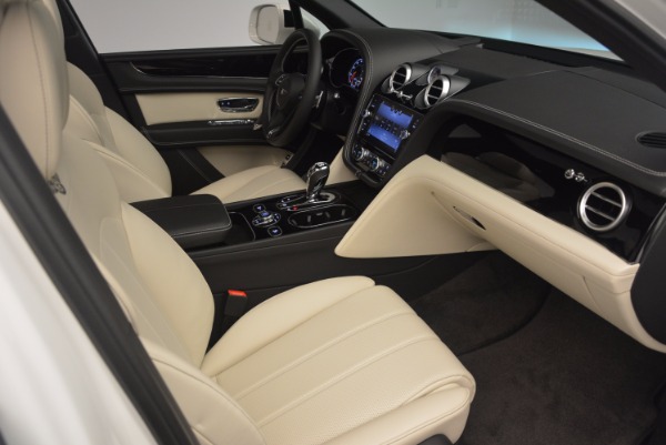 Used 2018 Bentley Bentayga Onyx for sale Sold at Alfa Romeo of Westport in Westport CT 06880 27
