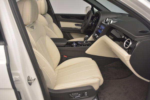 Used 2018 Bentley Bentayga Onyx for sale Sold at Alfa Romeo of Westport in Westport CT 06880 28