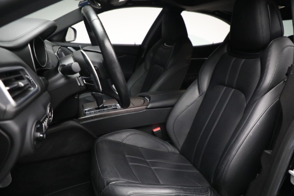 Used 2018 Maserati Ghibli S Q4 Gransport for sale $58,900 at Alfa Romeo of Westport in Westport CT 06880 16