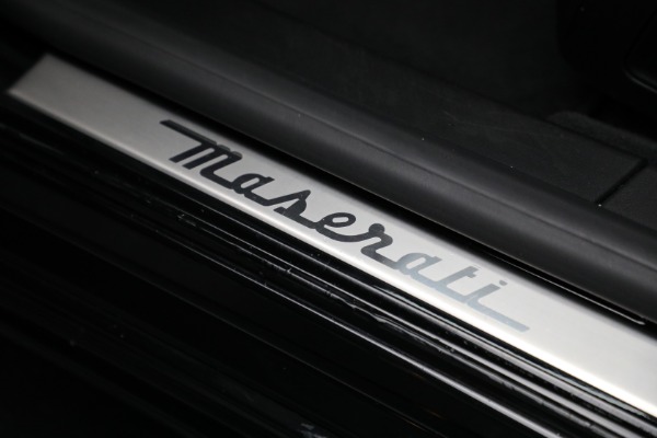 Used 2018 Maserati Ghibli S Q4 Gransport for sale $58,900 at Alfa Romeo of Westport in Westport CT 06880 20