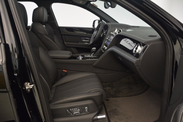 Used 2018 Bentley Bentayga Onyx Edition for sale $139,900 at Alfa Romeo of Westport in Westport CT 06880 27