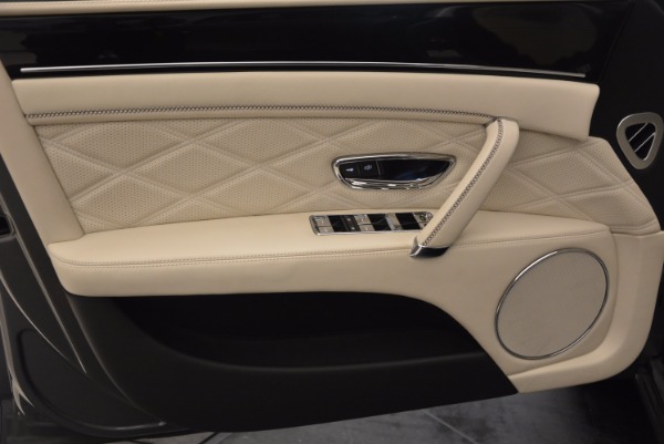 Used 2015 Bentley Flying Spur W12 for sale Sold at Alfa Romeo of Westport in Westport CT 06880 21