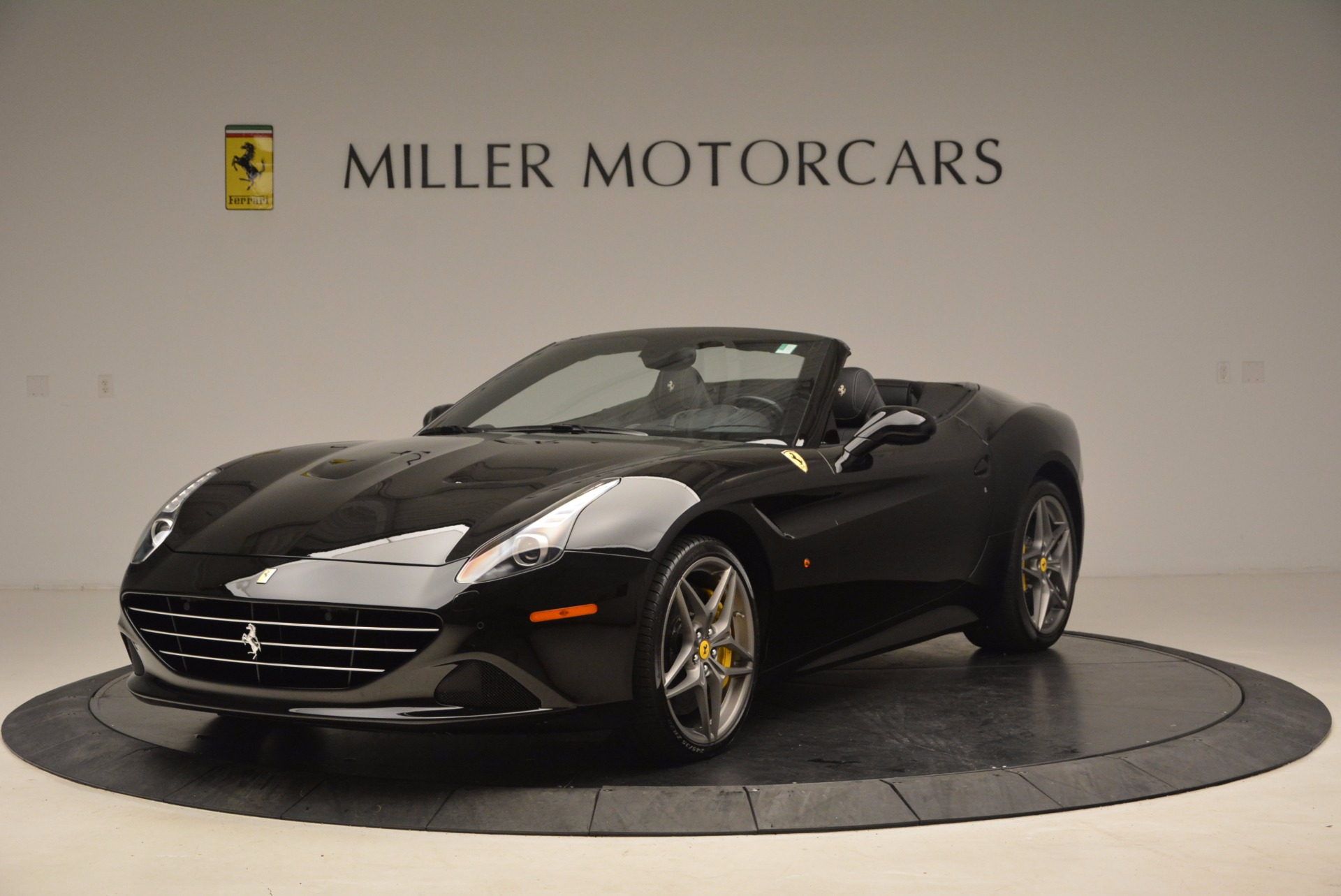 Used 2016 Ferrari California T for sale Sold at Alfa Romeo of Westport in Westport CT 06880 1