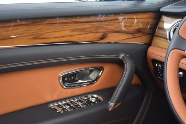 Used 2018 Bentley Bentayga Onyx for sale Sold at Alfa Romeo of Westport in Westport CT 06880 23