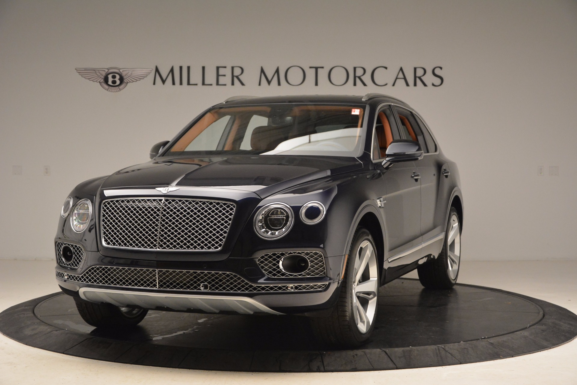 Used 2018 Bentley Bentayga W12 Signature for sale Sold at Alfa Romeo of Westport in Westport CT 06880 1