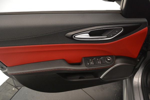 Used 2018 Alfa Romeo Giulia Q4 for sale Sold at Alfa Romeo of Westport in Westport CT 06880 17