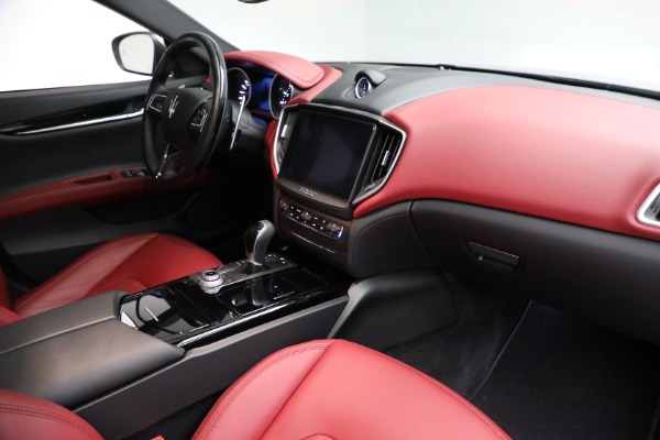 Used 2018 Maserati Ghibli S Q4 GranLusso for sale Sold at Alfa Romeo of Westport in Westport CT 06880 19