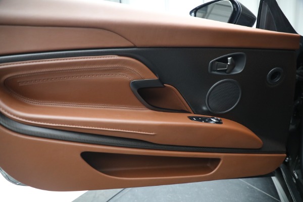 Used 2018 Aston Martin DB11 V12 for sale $127,900 at Alfa Romeo of Westport in Westport CT 06880 20