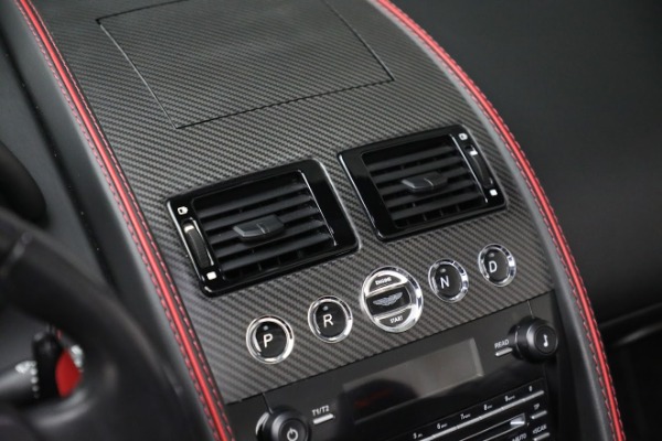 Used 2015 Aston Martin DB9 Volante for sale $94,900 at Alfa Romeo of Westport in Westport CT 06880 26
