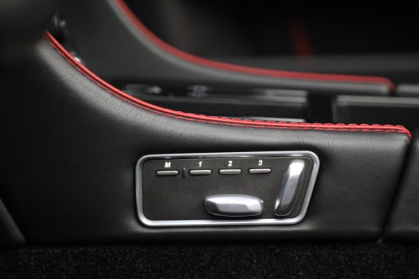 Used 2015 Aston Martin DB9 Volante for sale $94,900 at Alfa Romeo of Westport in Westport CT 06880 27