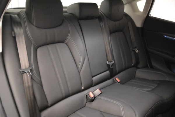 Used 2018 Maserati Quattroporte S Q4 Gransport for sale $66,900 at Alfa Romeo of Westport in Westport CT 06880 24