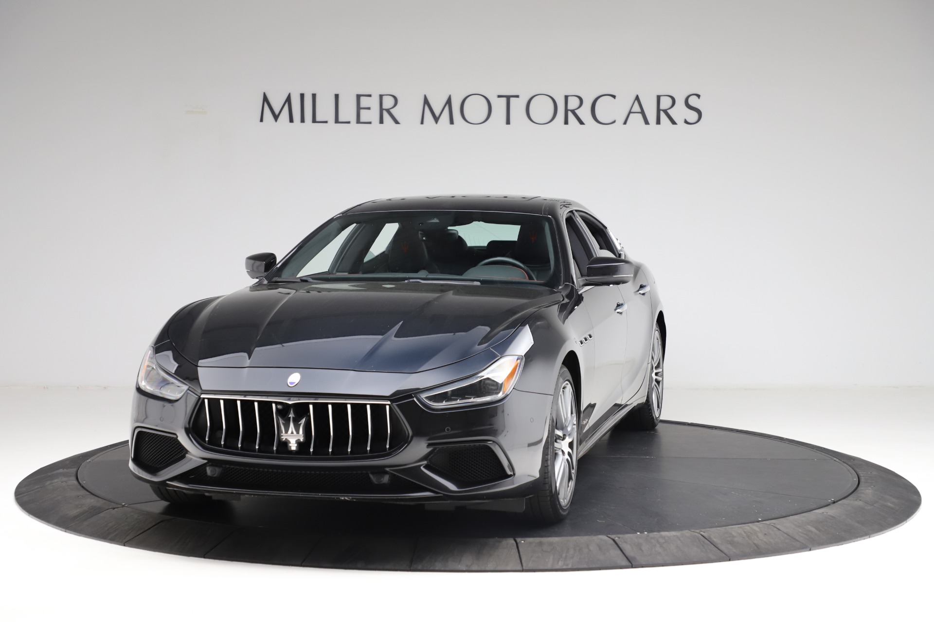 Used 2018 Maserati Ghibli S Q4 Gransport for sale $55,900 at Alfa Romeo of Westport in Westport CT 06880 1
