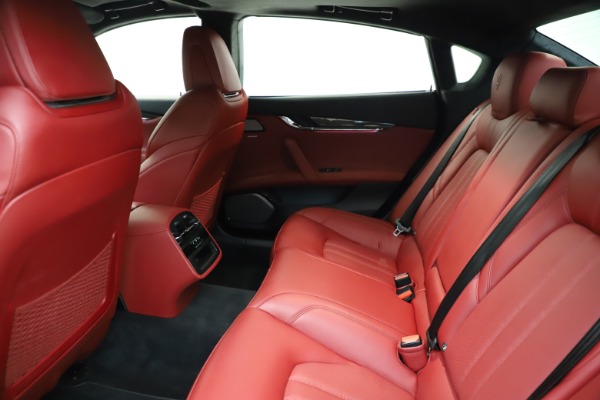 Used 2018 Maserati Quattroporte S Q4 GranSport for sale $67,900 at Alfa Romeo of Westport in Westport CT 06880 19