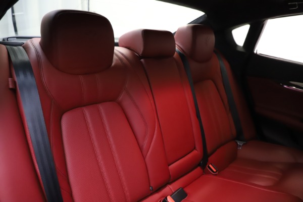 Used 2018 Maserati Quattroporte S Q4 GranSport for sale $67,900 at Alfa Romeo of Westport in Westport CT 06880 26