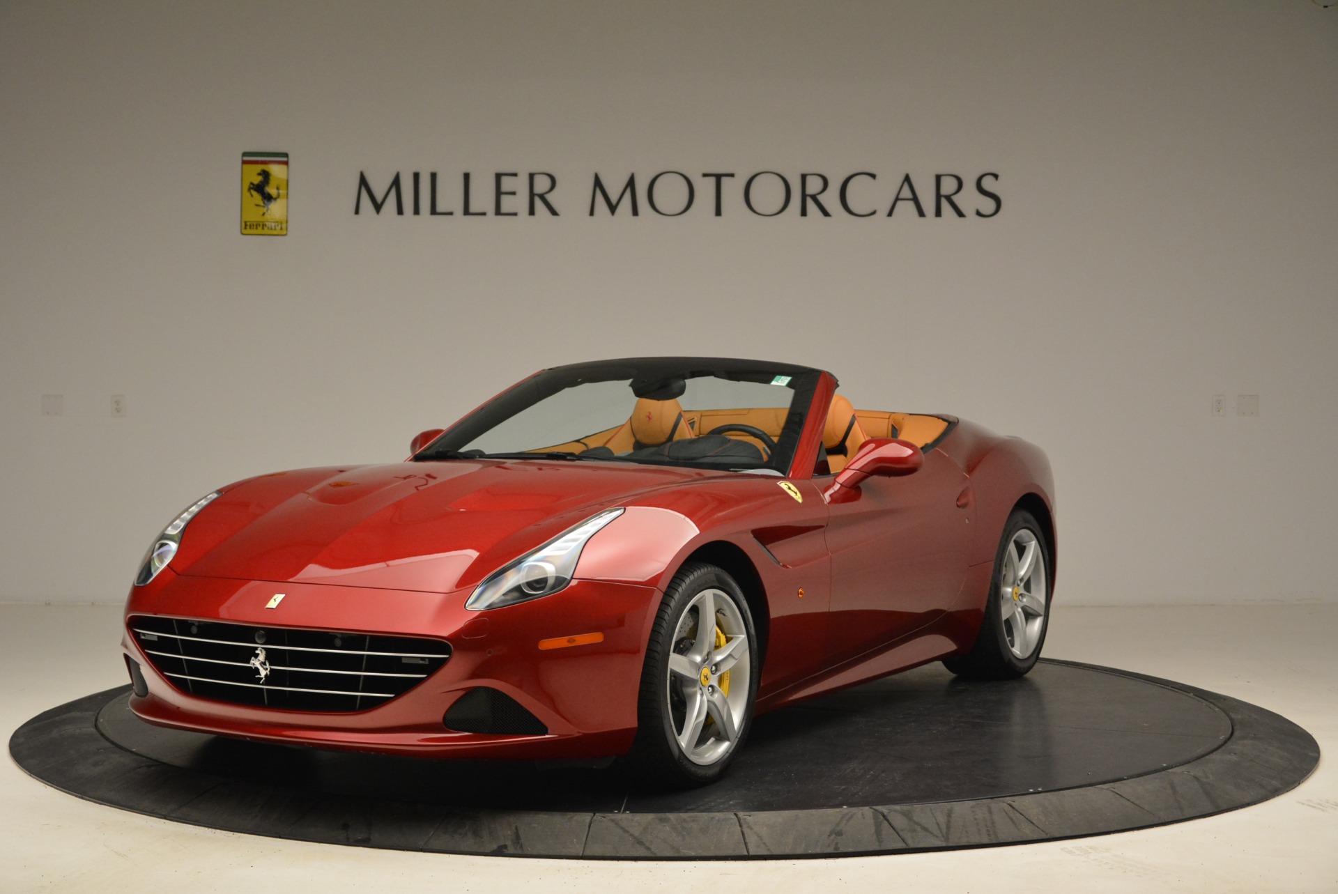 Used 2015 Ferrari California T for sale Sold at Alfa Romeo of Westport in Westport CT 06880 1