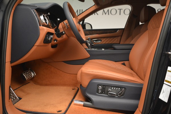 Used 2018 Bentley Bentayga Signature for sale Sold at Alfa Romeo of Westport in Westport CT 06880 18