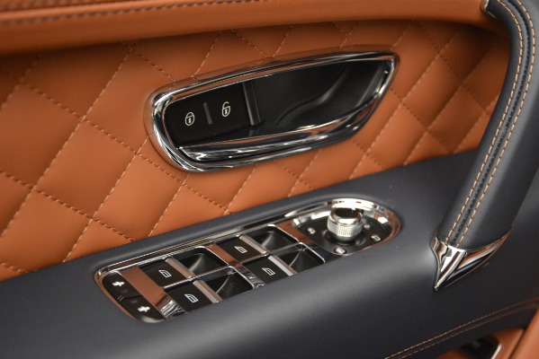 Used 2018 Bentley Bentayga Signature for sale Sold at Alfa Romeo of Westport in Westport CT 06880 19