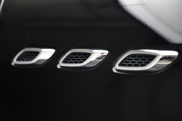Used 2018 Maserati Levante Q4 GranSport for sale Sold at Alfa Romeo of Westport in Westport CT 06880 17