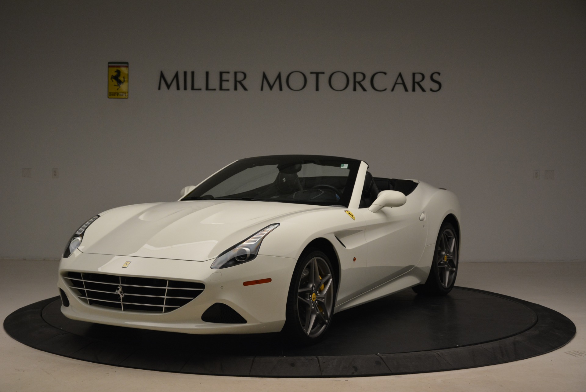 Used 2015 Ferrari California T for sale Sold at Alfa Romeo of Westport in Westport CT 06880 1