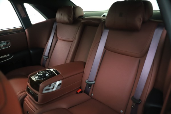 Used 2016 Rolls-Royce Ghost for sale $176,900 at Alfa Romeo of Westport in Westport CT 06880 15