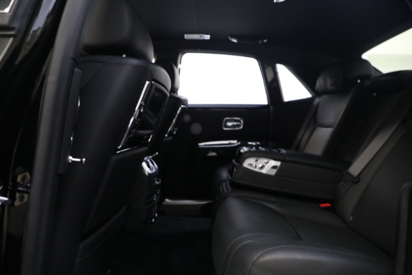 Used 2016 Rolls-Royce Ghost Series II for sale $169,900 at Alfa Romeo of Westport in Westport CT 06880 21