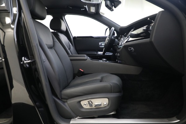 Used 2016 Rolls-Royce Ghost Series II for sale $169,900 at Alfa Romeo of Westport in Westport CT 06880 25