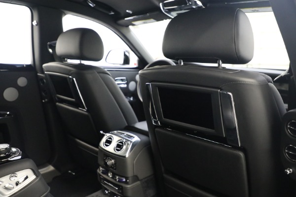 Used 2016 Rolls-Royce Ghost Series II for sale $169,900 at Alfa Romeo of Westport in Westport CT 06880 27