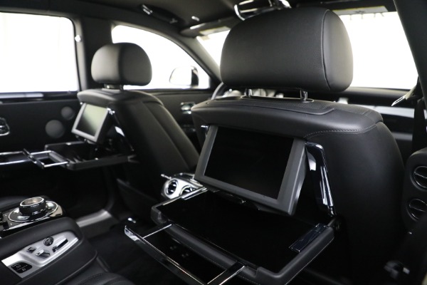 Used 2016 Rolls-Royce Ghost Series II for sale $169,900 at Alfa Romeo of Westport in Westport CT 06880 28