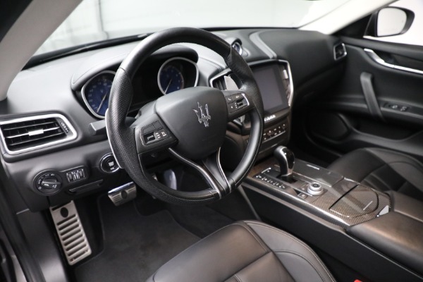 Used 2018 Maserati Ghibli SQ4 GranSport Nerissimo for sale $62,900 at Alfa Romeo of Westport in Westport CT 06880 13