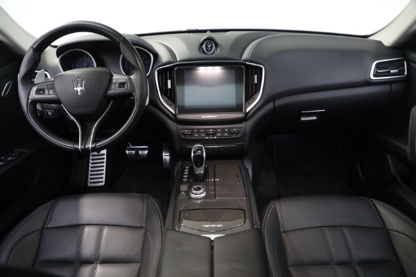Used 2018 Maserati Ghibli SQ4 GranSport Nerissimo for sale $62,900 at Alfa Romeo of Westport in Westport CT 06880 16