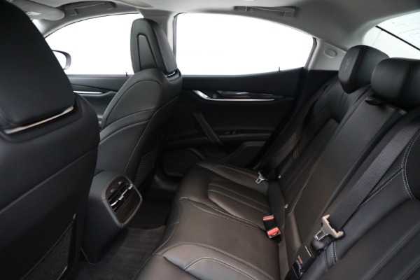 Used 2018 Maserati Ghibli SQ4 GranSport Nerissimo for sale $62,900 at Alfa Romeo of Westport in Westport CT 06880 19